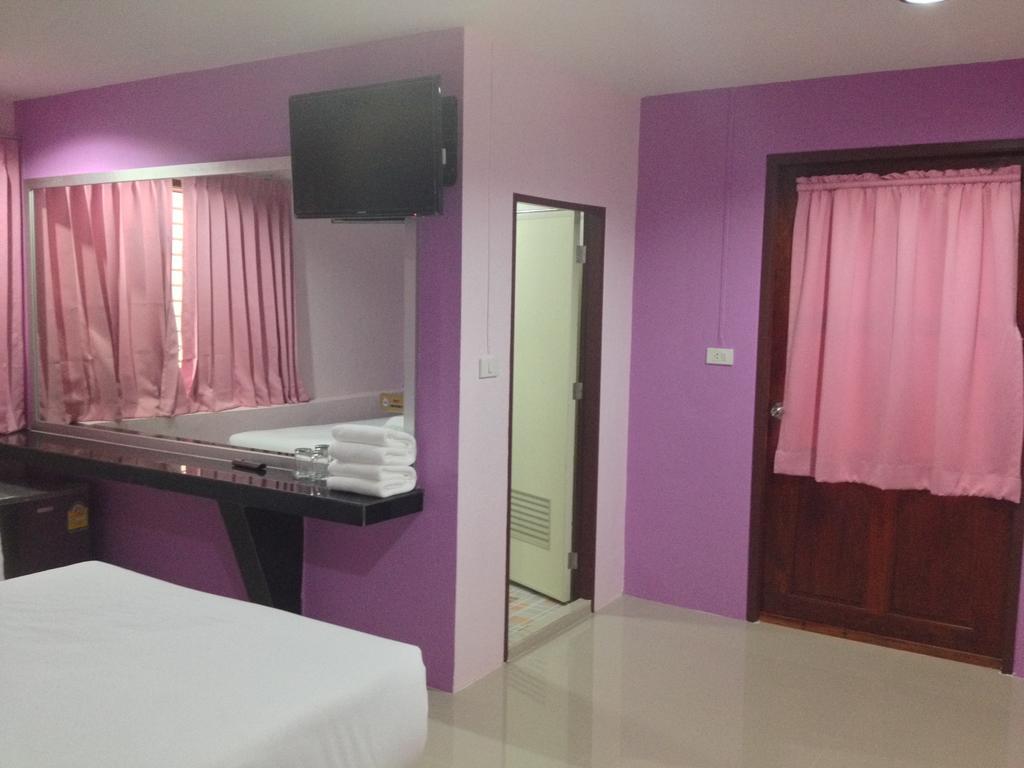Orchid Hometel Hotel 3*